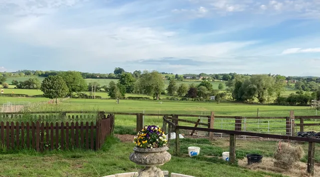 Flore Farm Park & Cafe