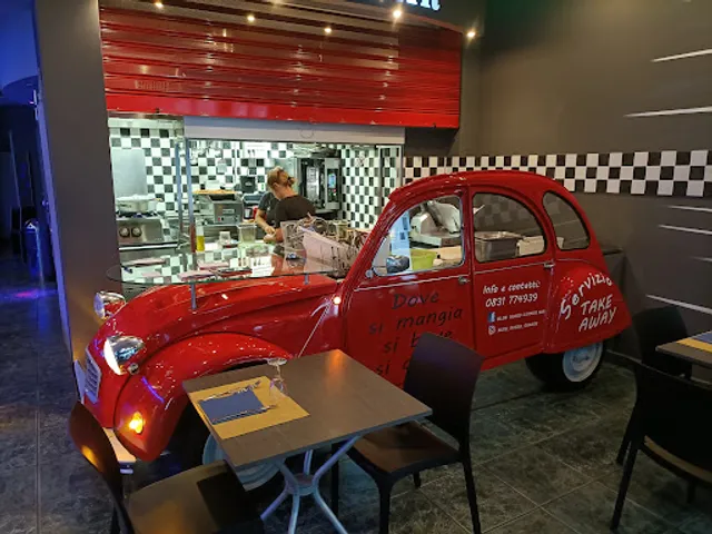 Blue Rose's GARAGE RISTOBAR