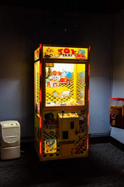 Leo's Home of the Chicken Wings