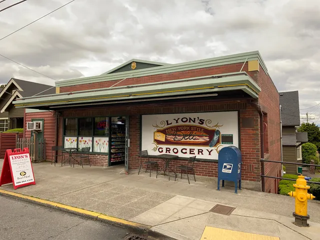 Lyon's Grocery