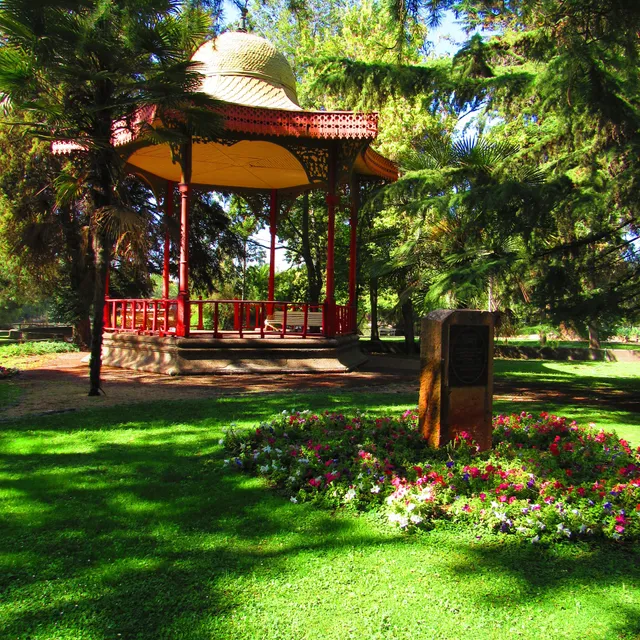 Plaza Jardín Tíbet