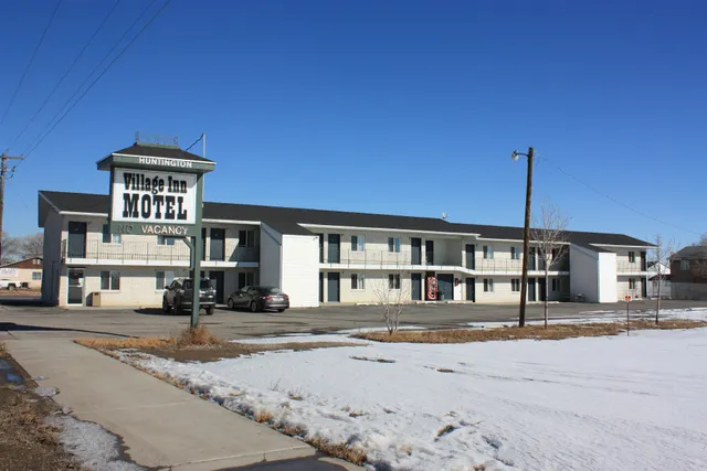 Huntington Village Inn