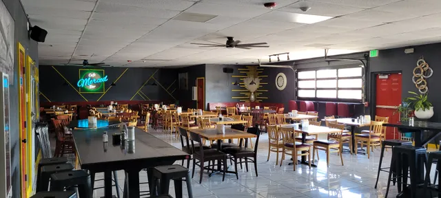 MERCED CAFÉ & BAR