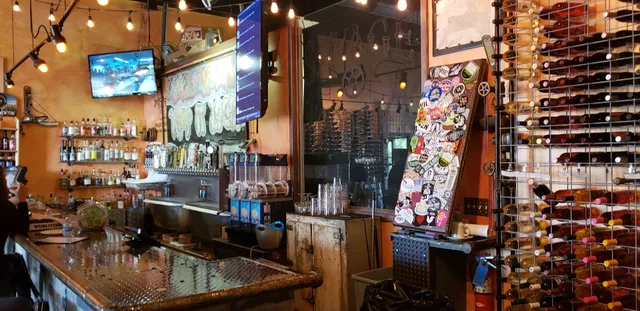 Savage Winery-Savage@Woodcock (Savage Winery@Woodcock Brothers Plaza)