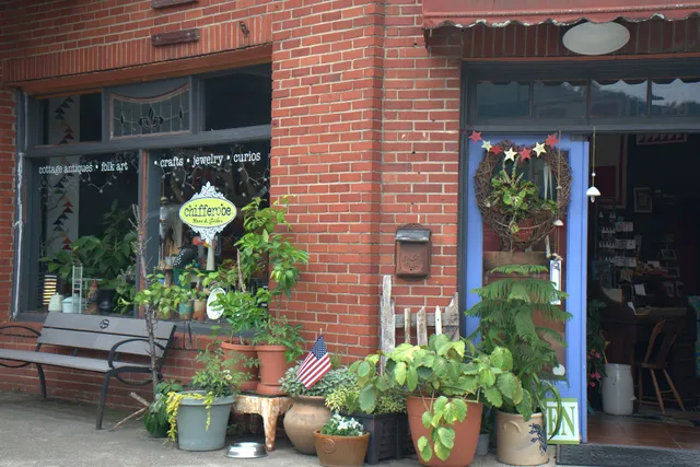 Chifferobe Home and Garden