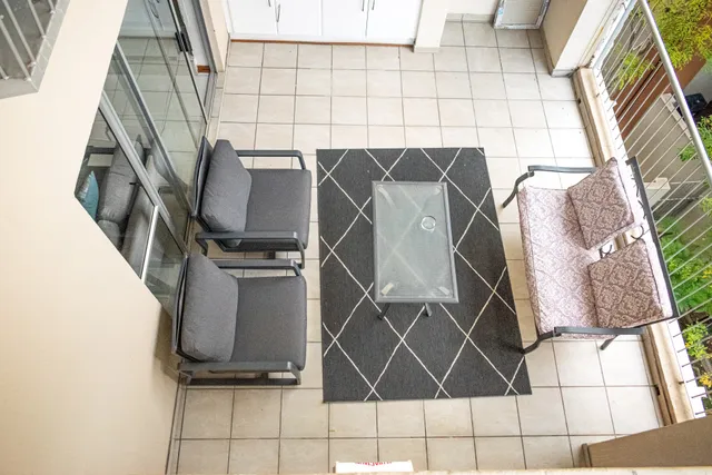 Sunninghill Luxury Spacious Executive Apartment