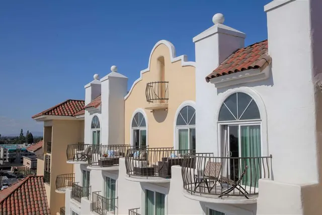 Embassy Suites by Hilton Los Angeles Downey