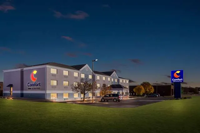 Comfort Inn & Suites Mason City - Clear Lake
