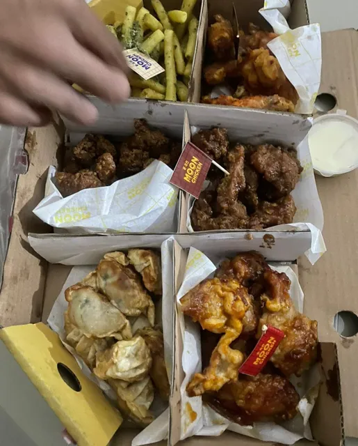 Hangry Babarsari - Moon Chicken x Ayam Koplo x Hot Side Story x Bu Tumbar