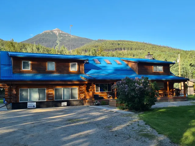 Cougar Mountain Lodge