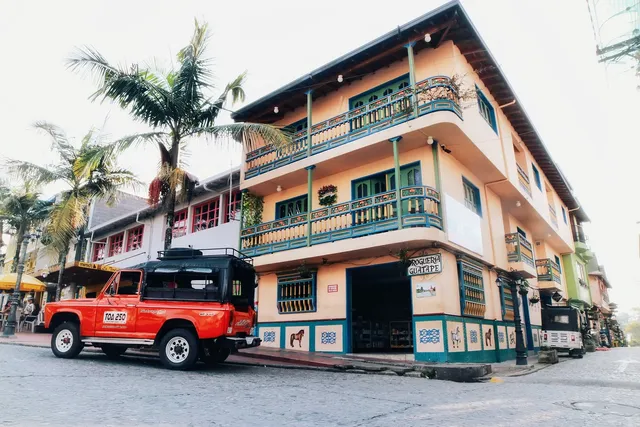 LA MARTINERA PARQUE CENTRAL