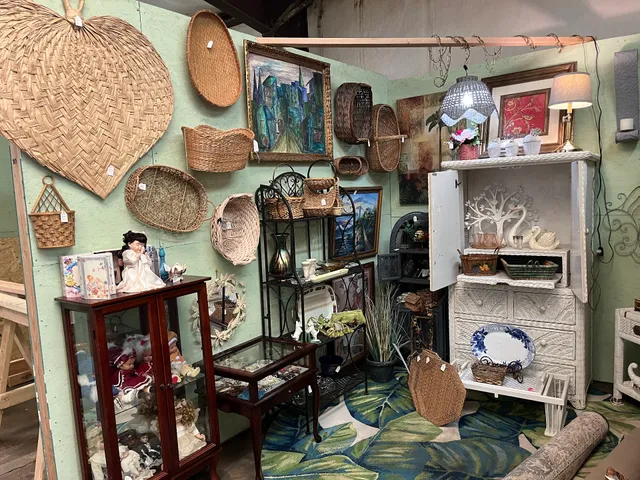 Hometown Vintage Flea Mall