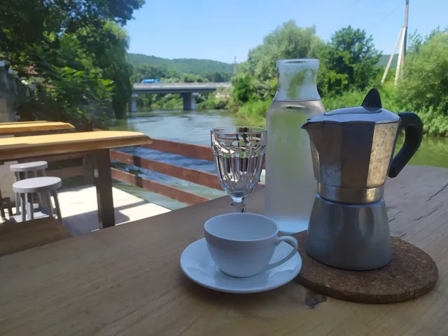 Отель Гриль-Бар "Кинотеатр Шторм"