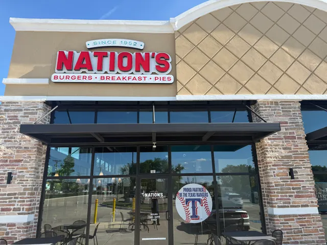Nation's Giant Hamburgers & Great Pies