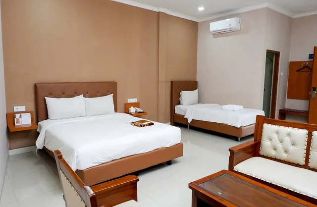 RedDoorz Syariah near RS Mitra Siaga