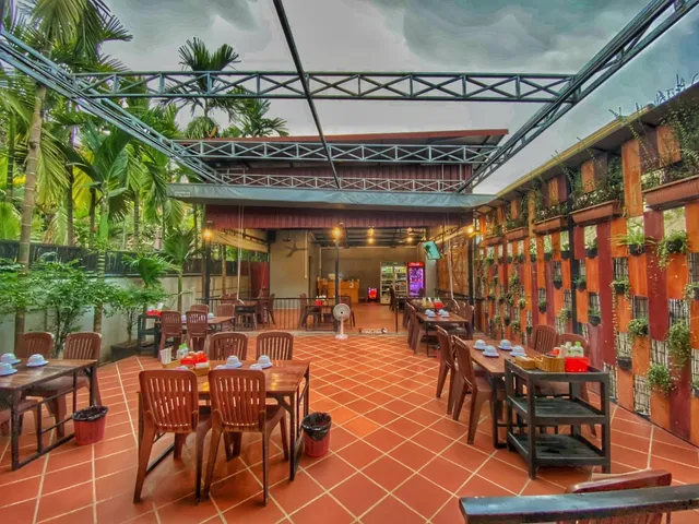 Ptes Kbeung Siem Reap ( ផ្ទះក្បឿងសៀមរាប )