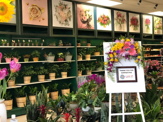 Luv It Gift & Flower Shop