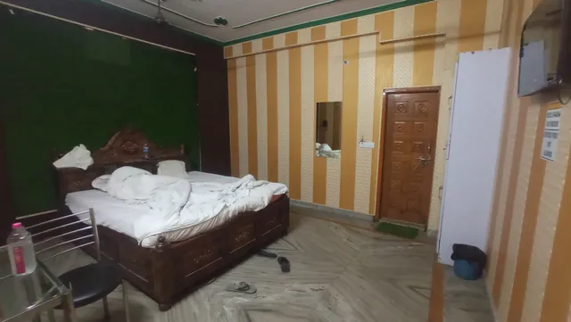 OYO Flagship 83536 Mahi Inn