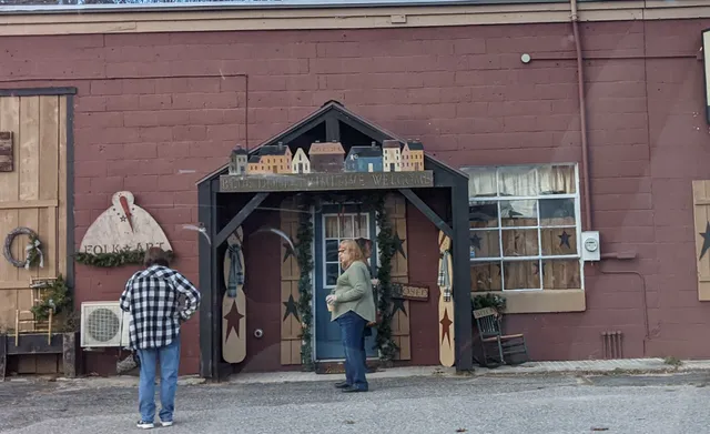 Blue Door Primitive Peddler