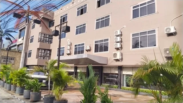 Dhaksina Hotel