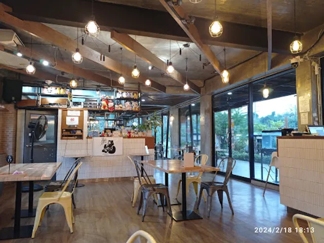 บิ๊ก เม้าท์ บิสโทร แอนด์ เรสเตอรองท์ ปราจีนบุรี Big Mount Bistro and Restaurant