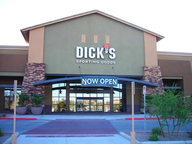 DICK'S Sporting Goods