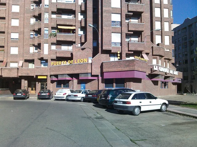 Apartamentos Turisticos Puerta de León