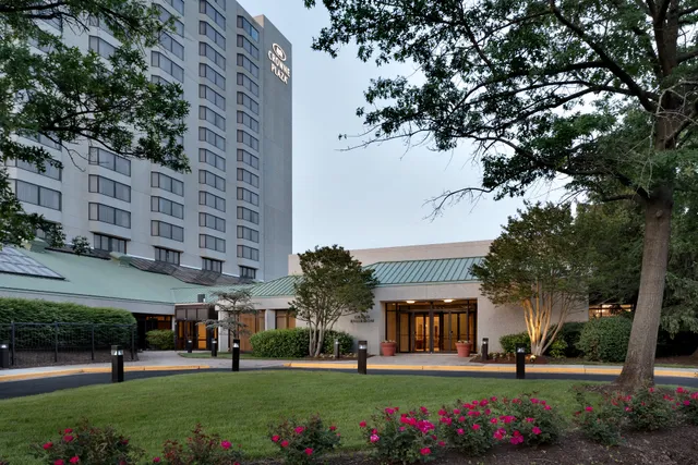 Crowne Plaza College Park - Washington DC by IHG