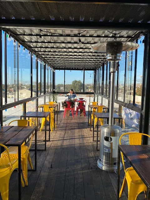 M122 Bistro & Coffee