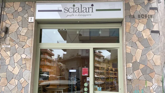Scialari