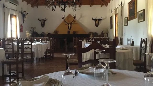 Cortijo Los Monteros, Restaurante