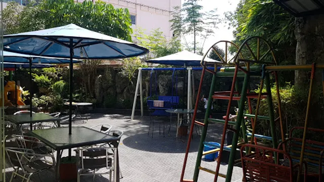 Ayam Goreng Suharti Rumah Makan