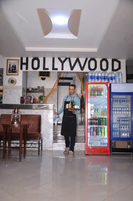 Hollywood : Café & Restaurant