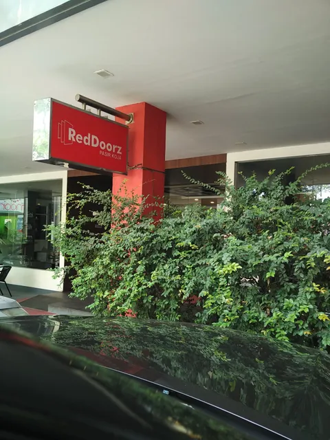 RedDoorz @ Pasir Koja