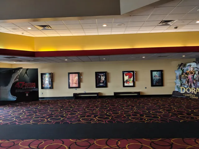 AMC Freehold 14