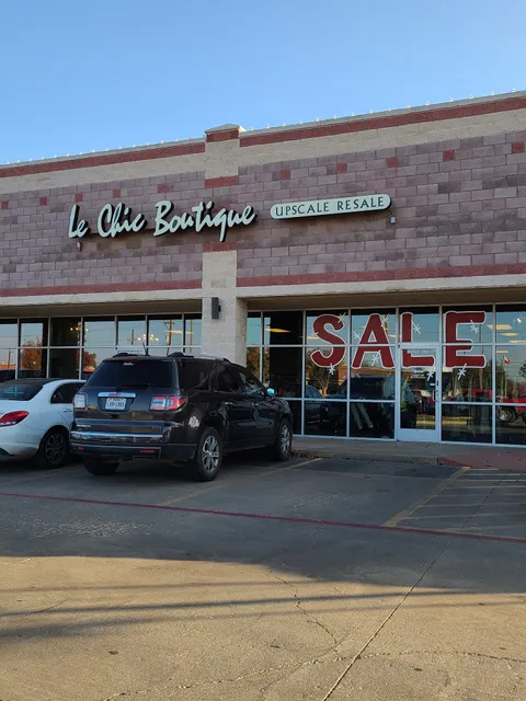 Le Chic Boutique Upscale Resale
