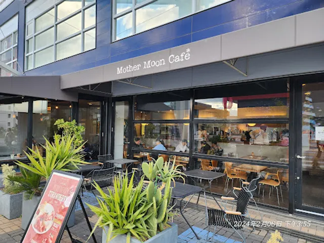 Mother Moon Cafe Tempozan