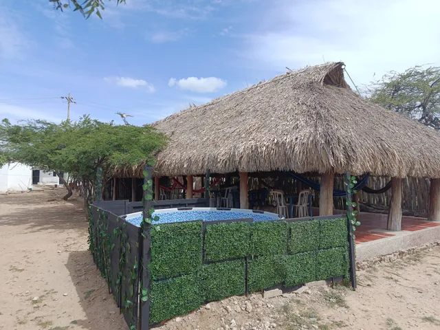 Hostal C.Q. Camarones