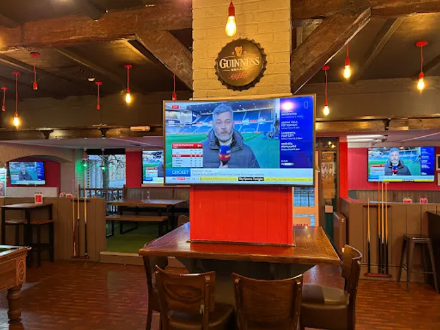 Riverside Sports Bar