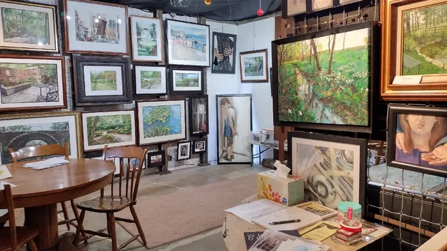 MONgallery and art studio