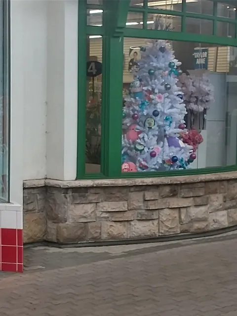 HouseMart Ben Franklin Crafts Kahului