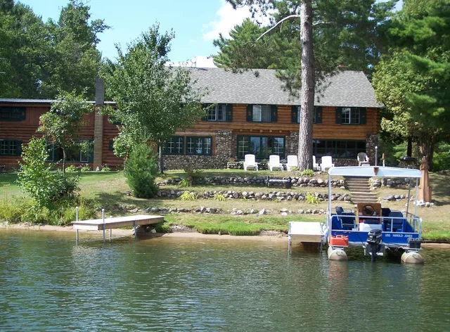Whispering Pine Lodge