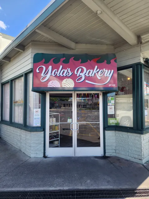 Yola's Bakery