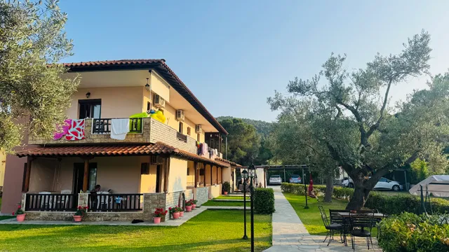 Litsa Panagi Apartments & Studios