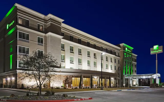 Holiday Inn & Suites Waco Northwest