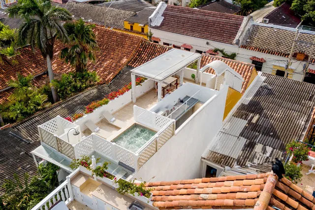 CASA AZZURRA LBH - 7 INFANTES - WALLED CITY