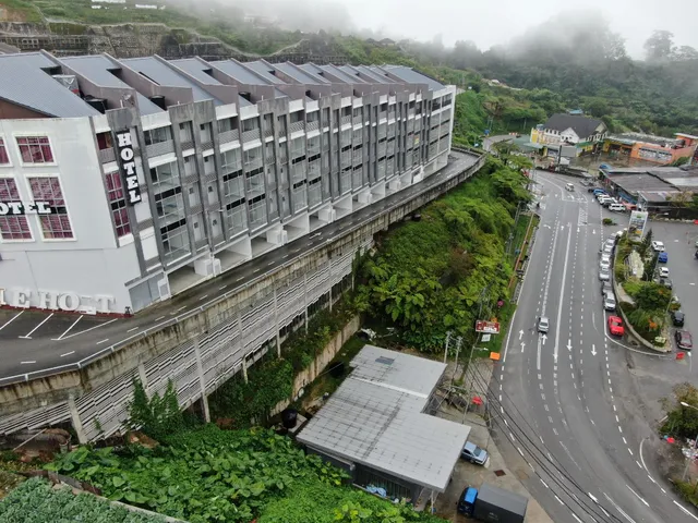 CAMERON KEA FARM HOTEL