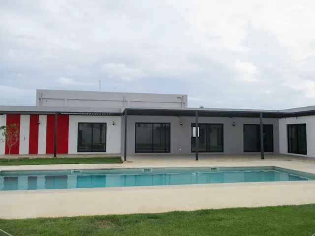 Les Exclusives by Saly Center