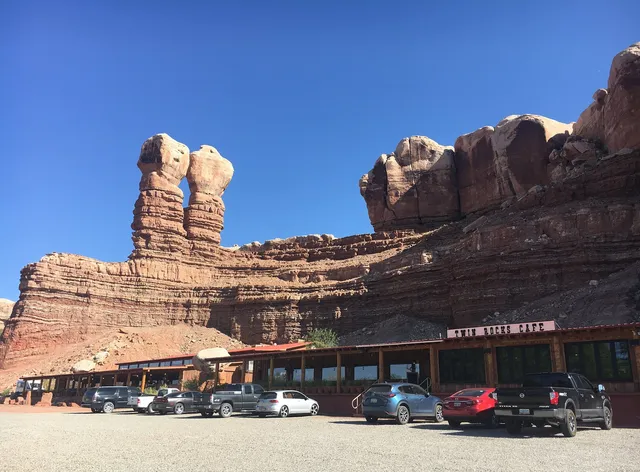 Bluff Gardens Cabins