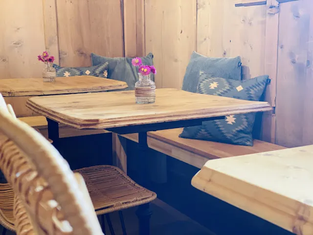 Little Coffee & Things